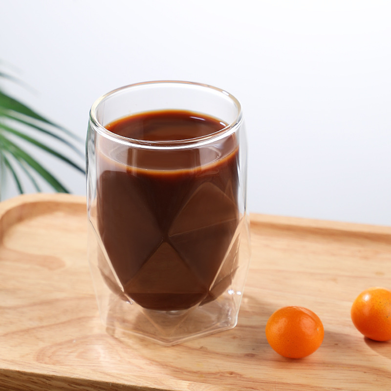 Basit ısıya dayanıklı çift duvarlı yalıtımlı cam bardak